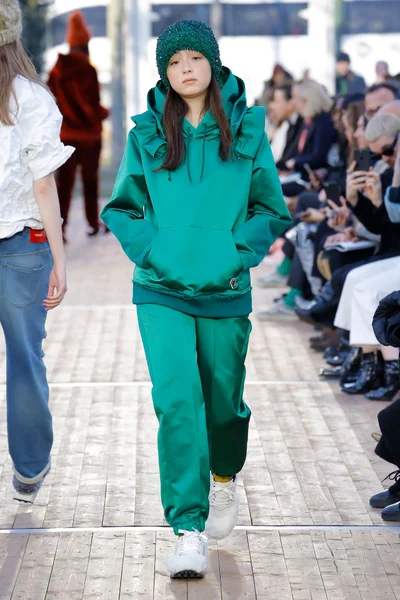 Look 2